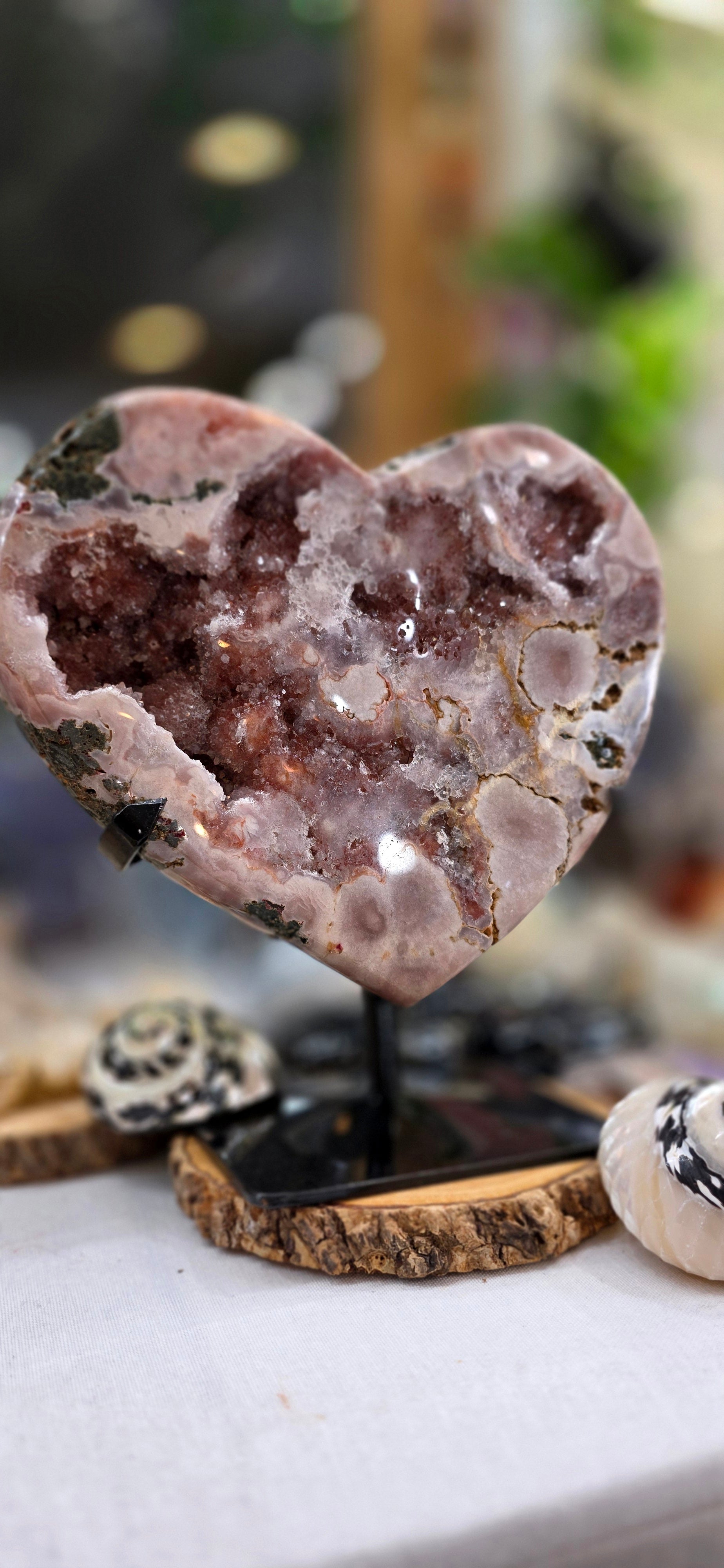 PINK AMETHYST – Crystal Islands